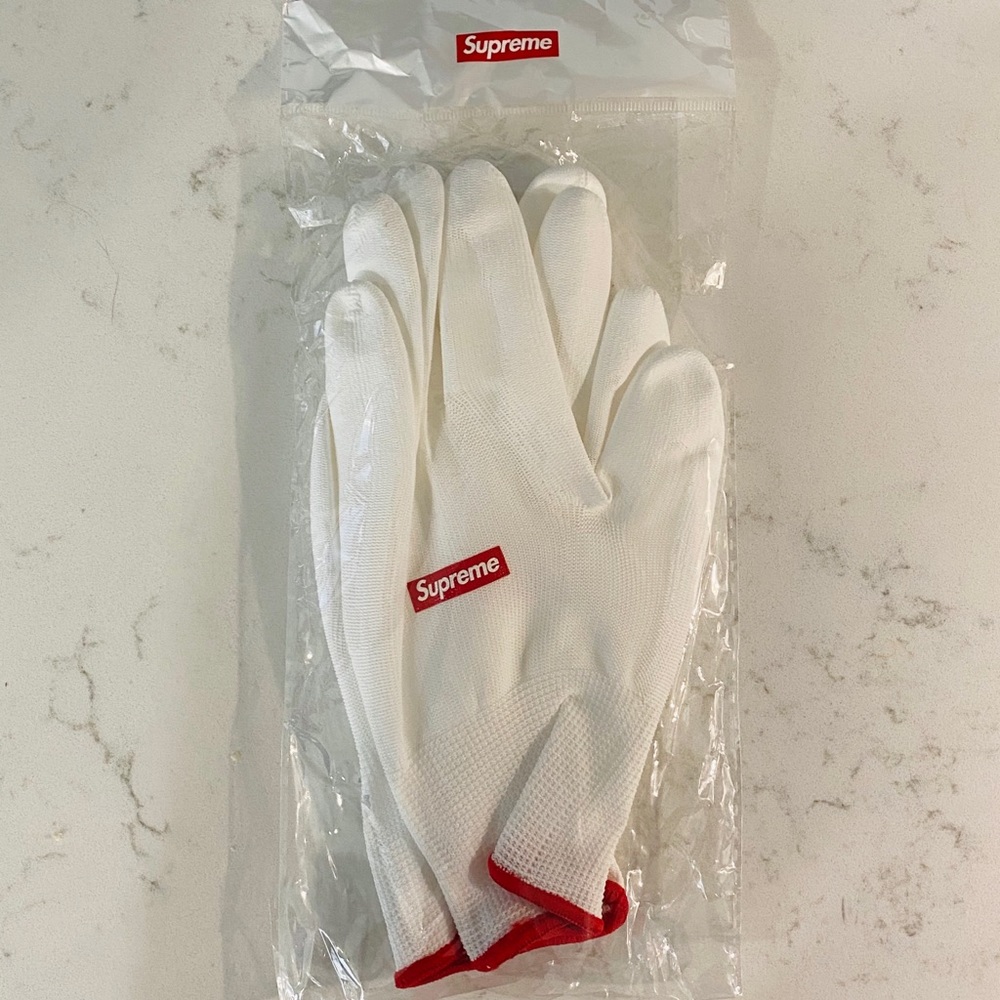 Supreme Gloves
